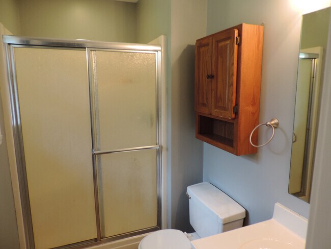 Building Photo - A Spacious 3 Bedroom Home in a Great Locat...