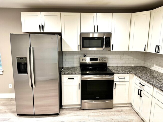 Building Photo - 110 Carpenter St