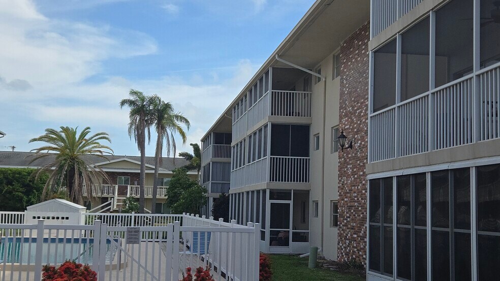 Rear and Lanai - 3755 S School Ave