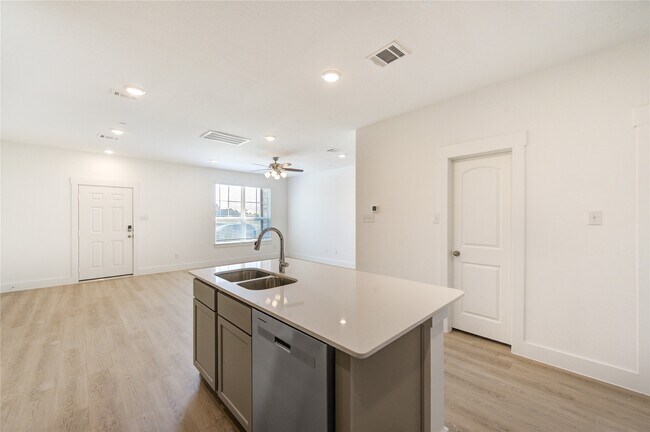 Building Photo - 11910 Carvalho Dr
