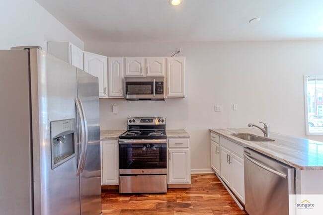 Building Photo - 2608 E Fayette St