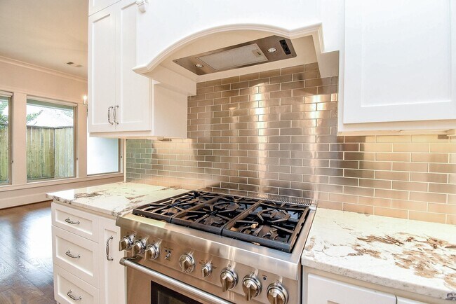 Building Photo - 810 Remington Glade Dr