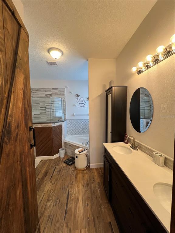 Building Photo - 221 Asterbrooke Dr