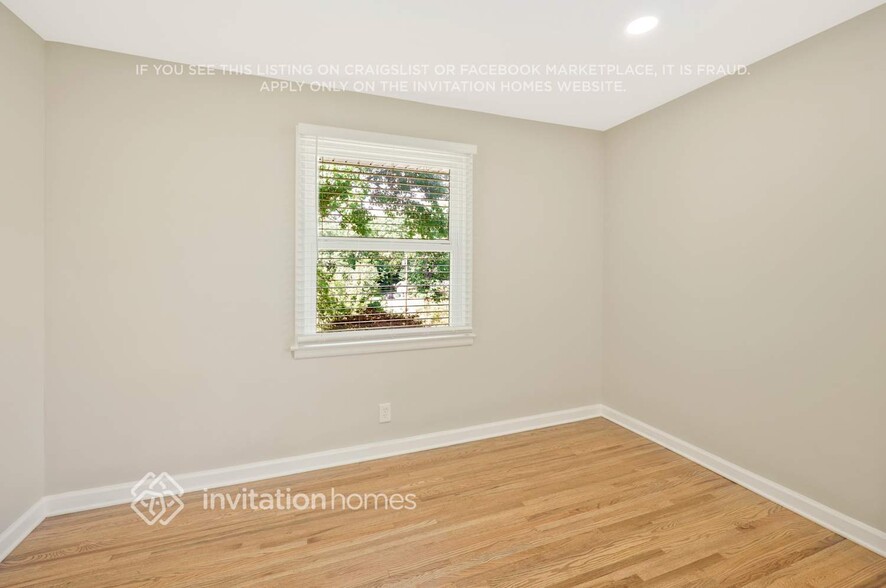 Building Photo - 4856 Torbay Dr