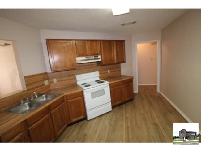 Building Photo - 1706 Wickfield Way