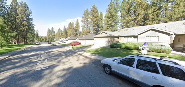 Building Photo - 6926 N Old Fort Dr