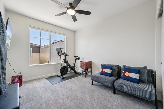 Building Photo - "Experience Spacious Comfort: 4-Bed, 3.5-Bath Retreat on Gladshine Drive!"