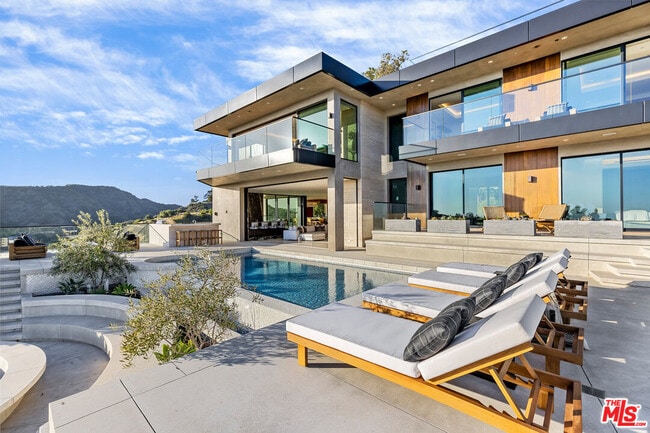 Building Photo - 1731 Summitridge Dr