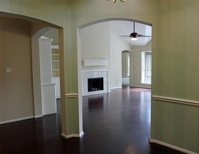 Building Photo - 18022 Still Springs Ct