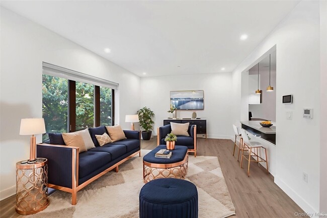 Building Photo - 525 N MacQuesten Pkwy