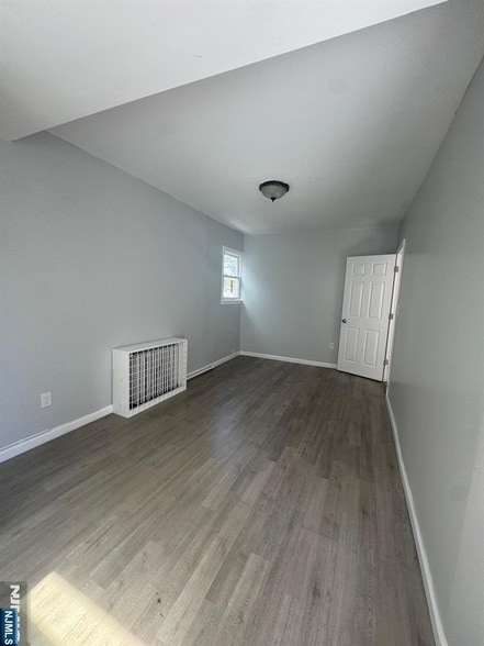 Building Photo - 29 Kingsland St