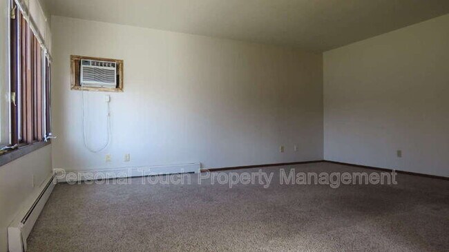 Building Photo - 1346 17th St S