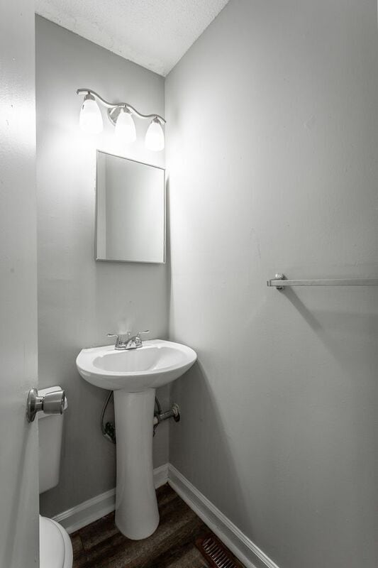 Building Photo - 1407 Mana Ln