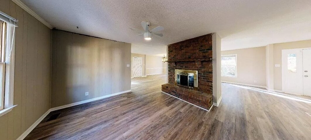 Building Photo - 421 Constitution Dr