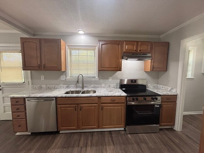 Building Photo - 8280 Chippingham Dr