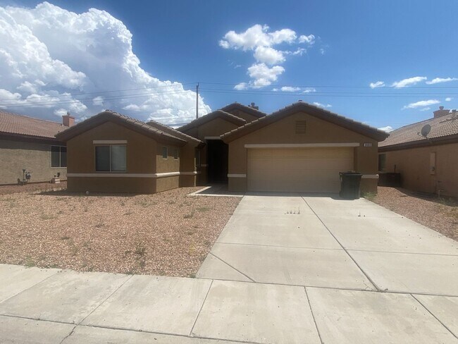 Primary Photo - Stunning Home in Kingman – Spacious, Moder...