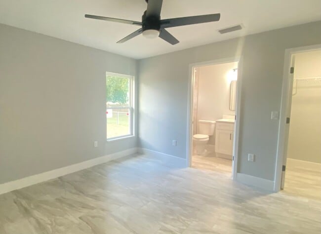 Building Photo - New 3/2 Home in Summerfield!