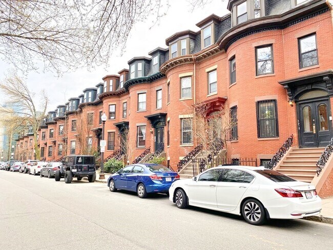 Building Photo - 76 E Brookline St