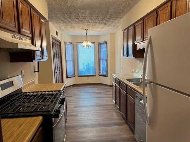 Building Photo - 1105 Booth Ct SW