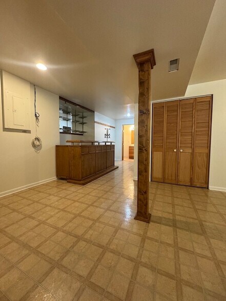 Building Photo - 1716 William Dr