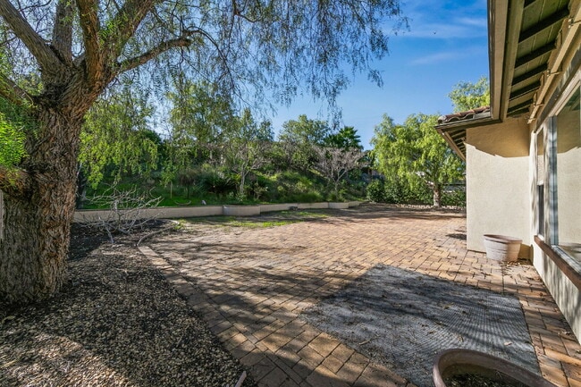 Building Photo - Stunning Single-Story Luxury Home in Coveted Rolling Hills Ranch