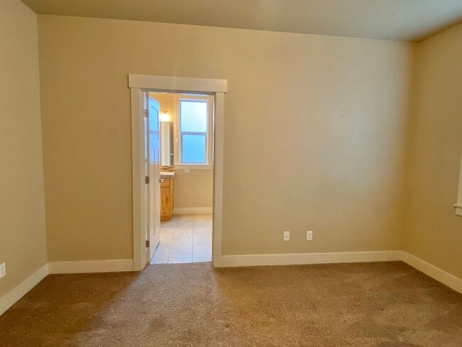 Building Photo - Single-Story Living! 3 BR - 2 BA with open...