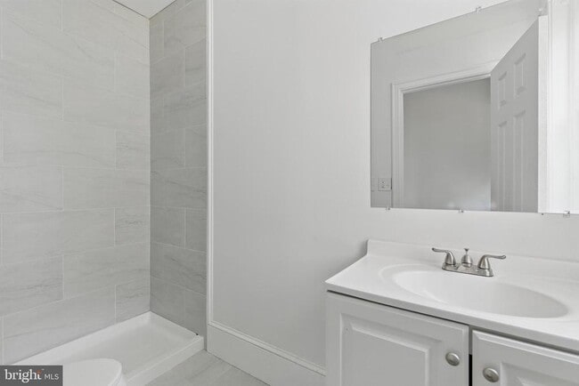 Building Photo - 428 S 56th St