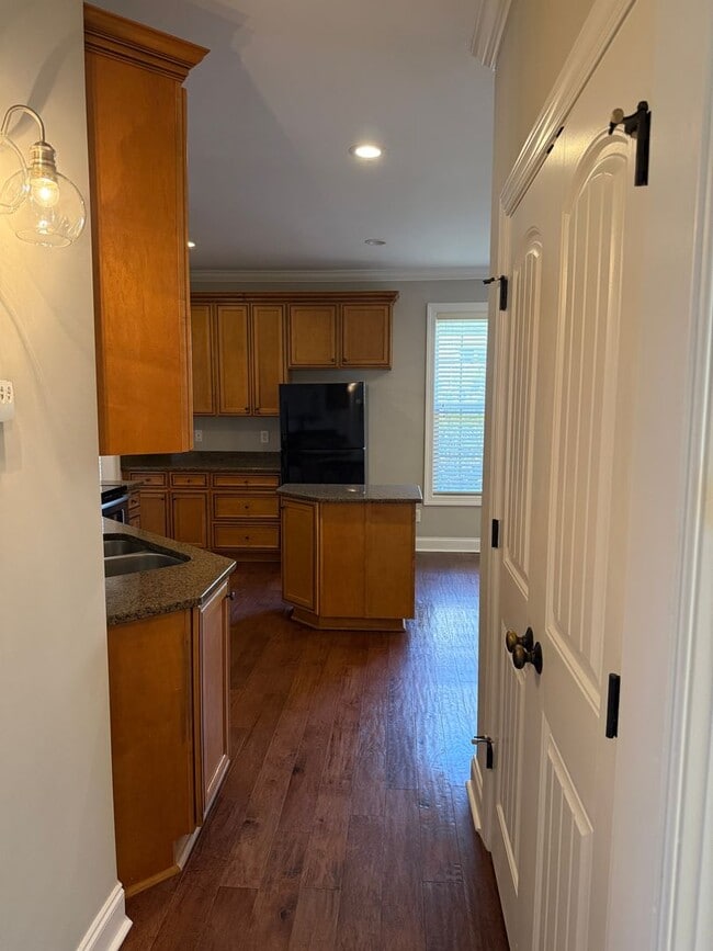 Building Photo - Well Maintained One Level Home in Gardens at Gatewood