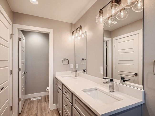 Building Photo - 3434 Garfield