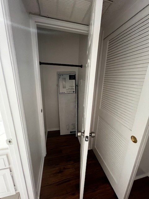 Linen/ Washer Dryer Hook Up - 5745 Friars Rd