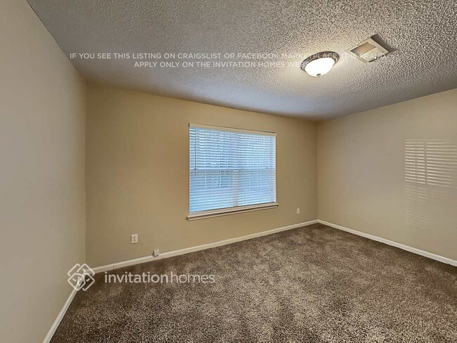 Building Photo - 432 Pecan Wood Cir