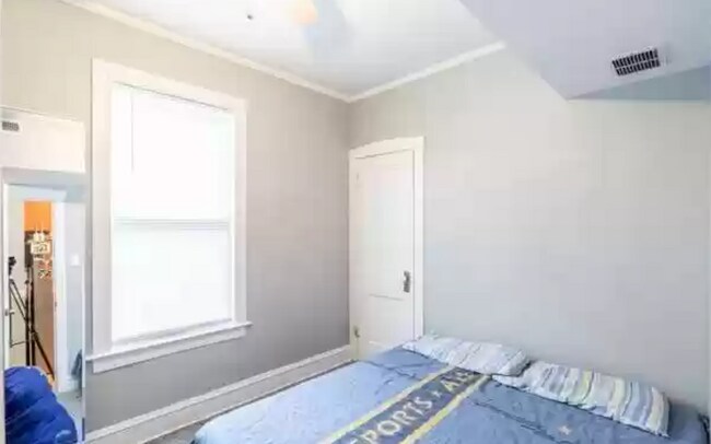 Building Photo - 4155 N Marmora Ave