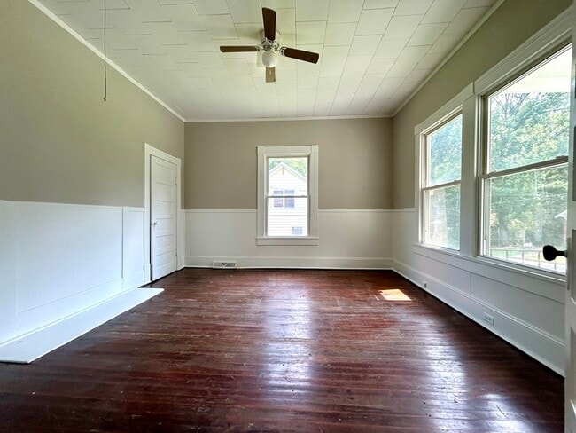 Building Photo - 725 Wiscassett St