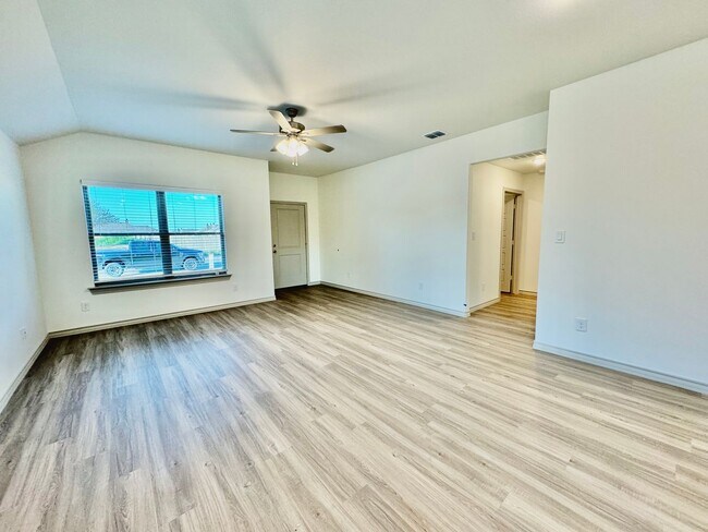 Building Photo - 3 Bed 2 Bath - Frenship ISD