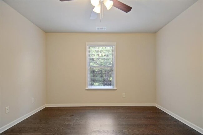 Building Photo - 740 Village Field Ct NW