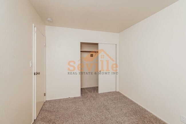 Building Photo - 2950 Stanton St