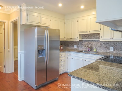 Building Photo - 1086 Talisman Rd