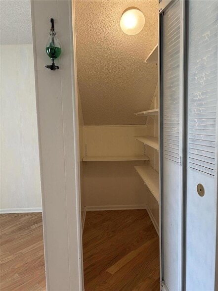 Building Photo - 1008 Lady Guinevere Dr