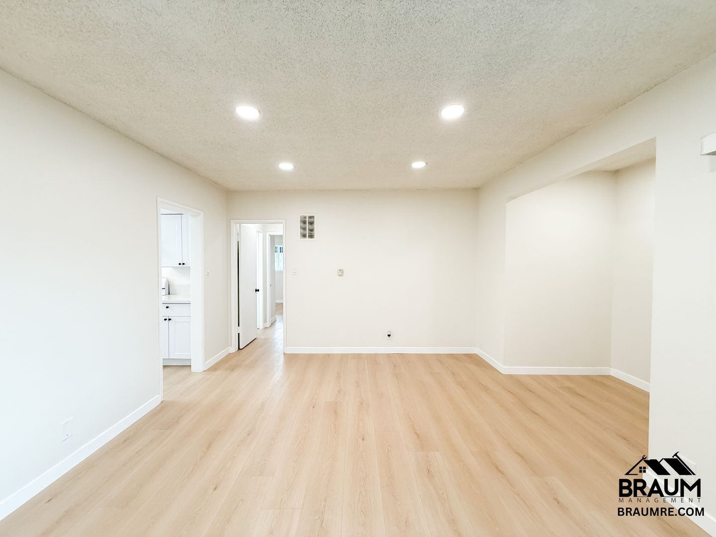 Building Photo - 13129 Oxnard St
