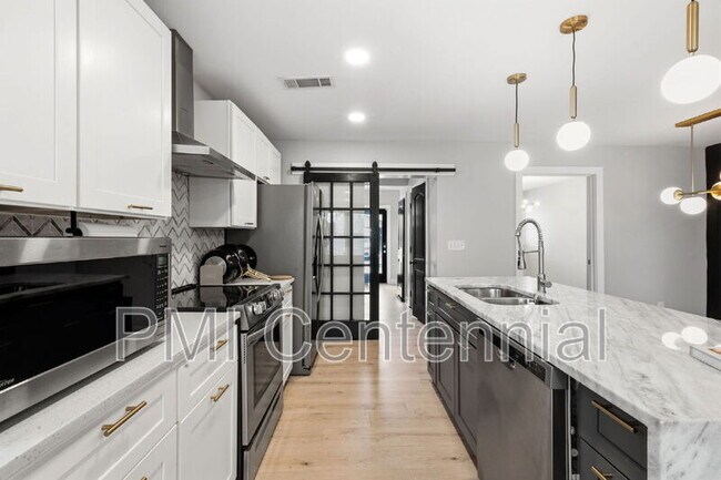 Building Photo - 562 Gary Rd NW