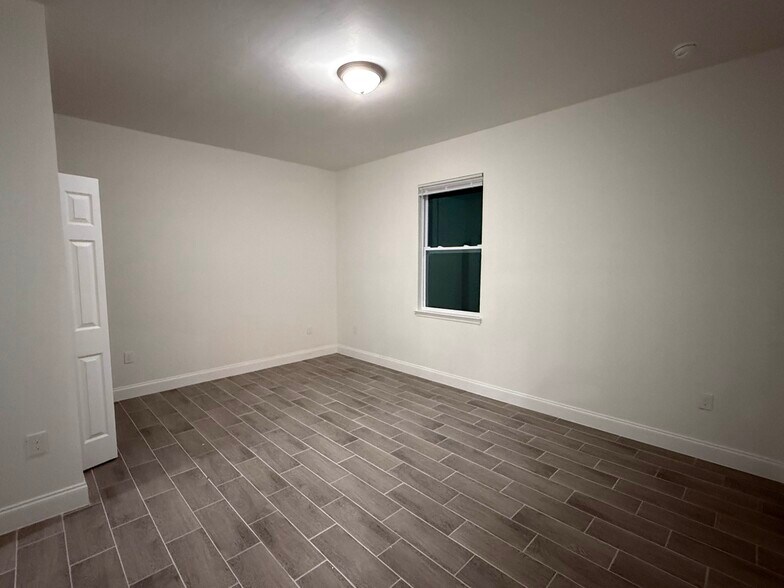 Building Photo - 4656 28th St SW