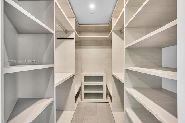 Building Photo - 88 SW 7th St