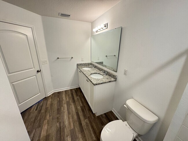 Building Photo - BEAUTIFUL, 4 bedroom, 2 bathroom Home in Poinciana!! Cable & Internet Included with Rent!!