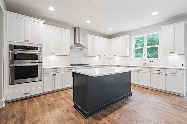 Building Photo - 5394 Pebblebrook Ln SE