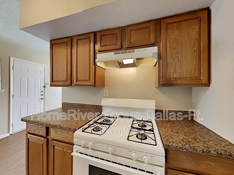 Building Photo - 4345 Chestnut Dr
