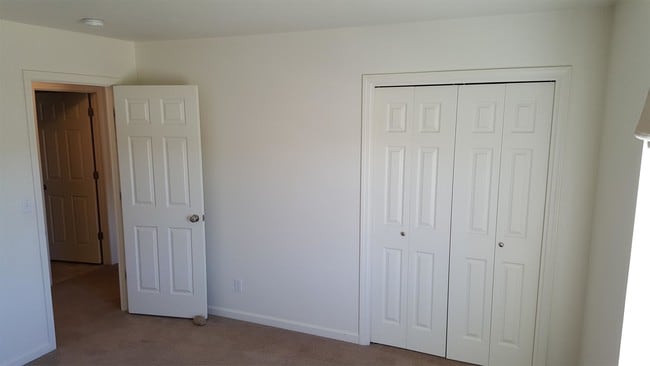 Building Photo - 400 Par Ave