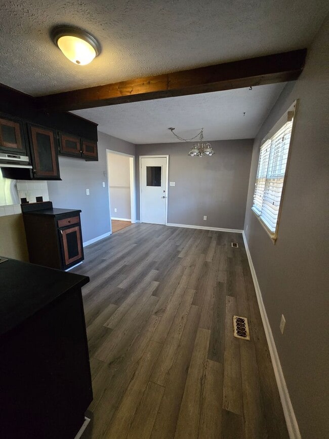 Building Photo - 733 Ashburton Dr