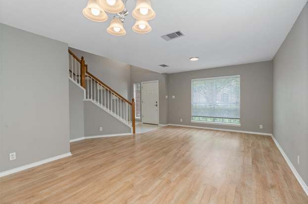 Building Photo - 5017 Cleves St