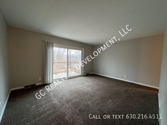 Building Photo - *** 2ND FLOOR UNIT / 2 BDRM / HISTORIC DOW...