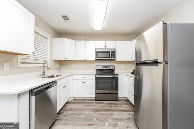 Building Photo - 6783 Mahonia Pl